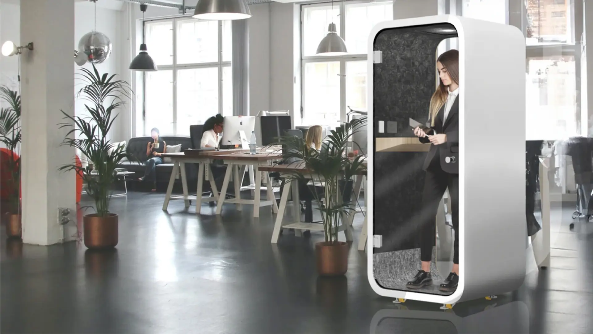 Cabina de descanso Cabfun en oficina, diseñada para maximizar la concentración, creatividad y productividad de los colaboradores.