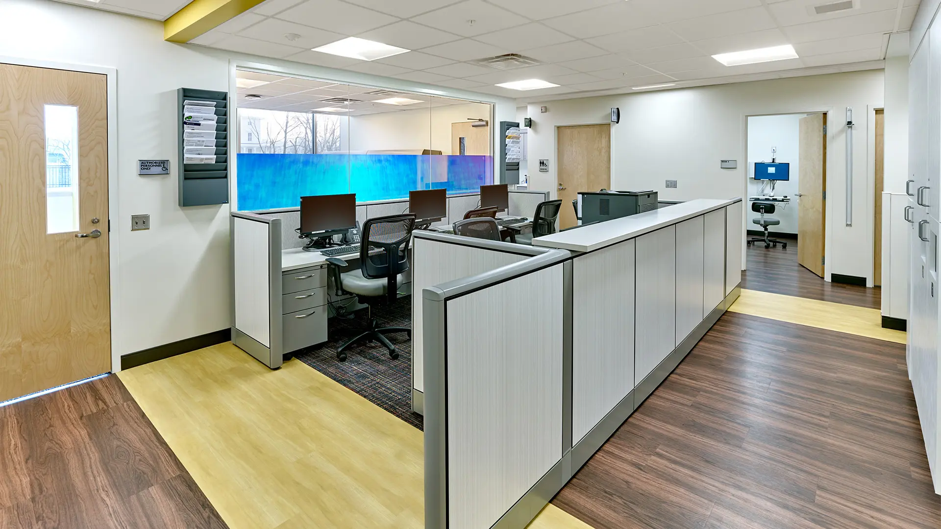 Nurses station con mobiliario duradero de KI 