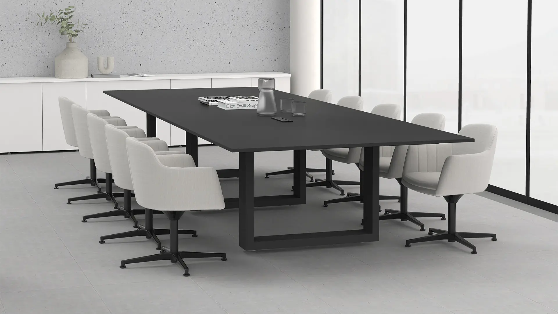 Sala de juntas equipada con mobiliario de Moetti Argos, diseñada para fomentar la creatividad y la interacción entre colaboradores.